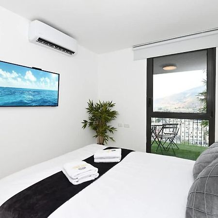L.T.D- My View. 2 Bedroom Apartment By The Lake. 提比里亞 外观 照片